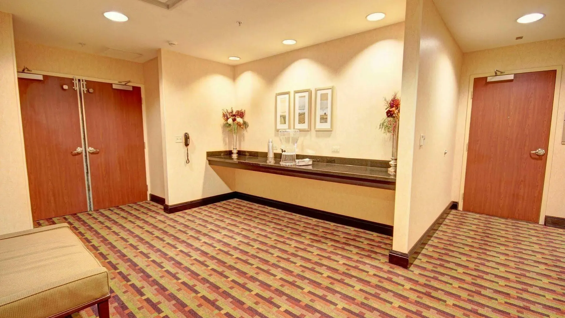 Hampton Inn & Suites Denver-Downtown 3*, Denver